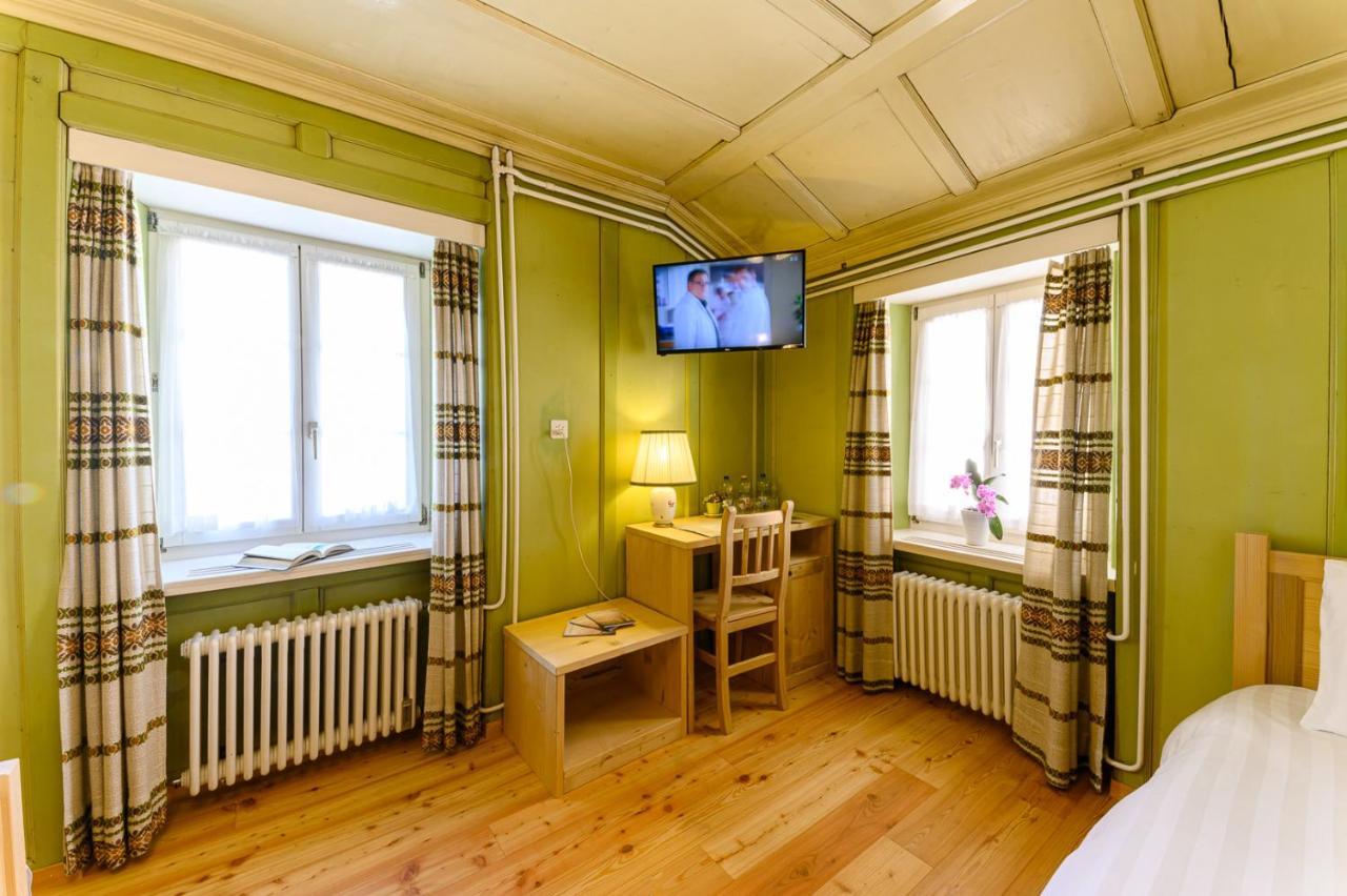 Hotel Centrale, Typically Swiss ポスキアボ エクステリア 写真