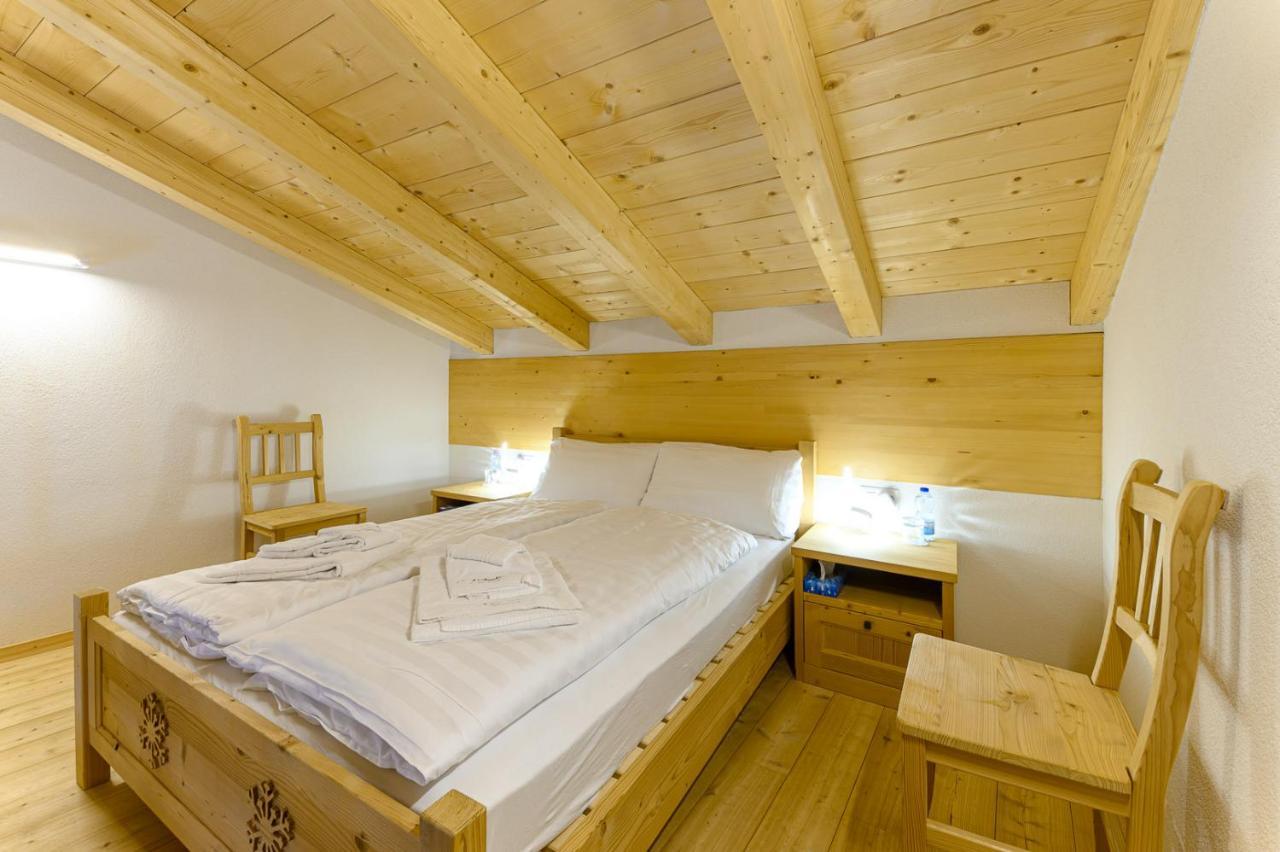Hotel Centrale, Typically Swiss ポスキアボ エクステリア 写真