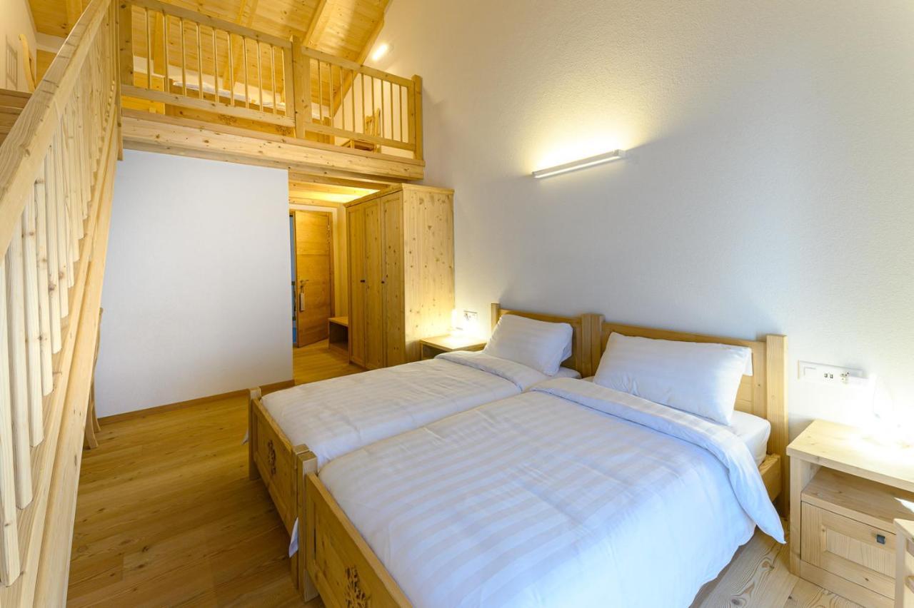 Hotel Centrale, Typically Swiss ポスキアボ エクステリア 写真