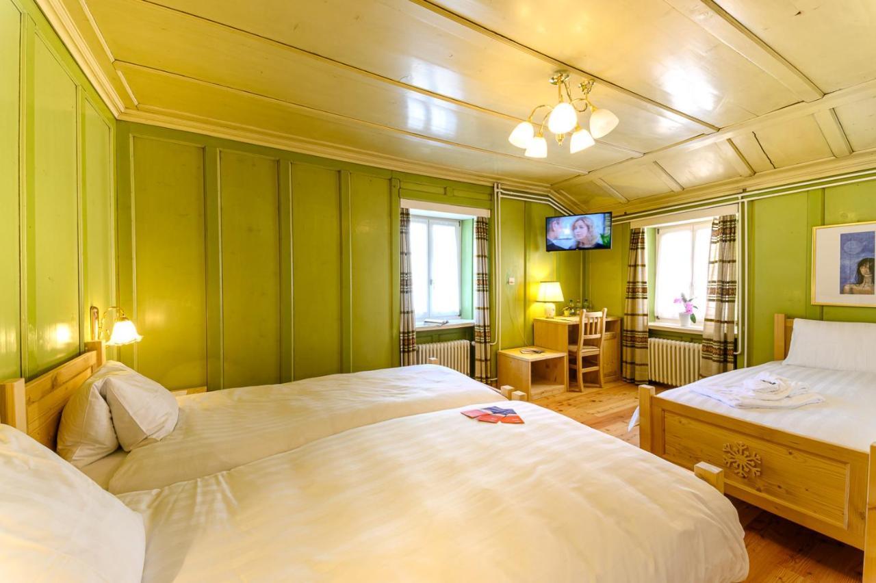 Hotel Centrale, Typically Swiss ポスキアボ エクステリア 写真