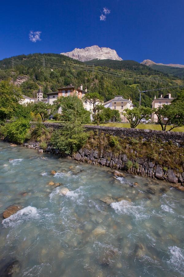 Hotel Centrale, Typically Swiss ポスキアボ エクステリア 写真