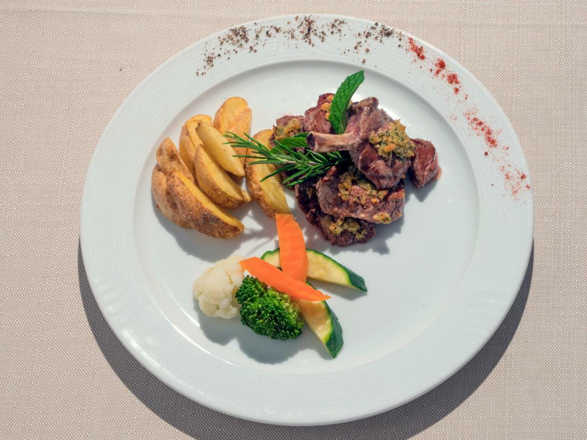 Hotel Centrale, Typically Swiss ポスキアボ エクステリア 写真