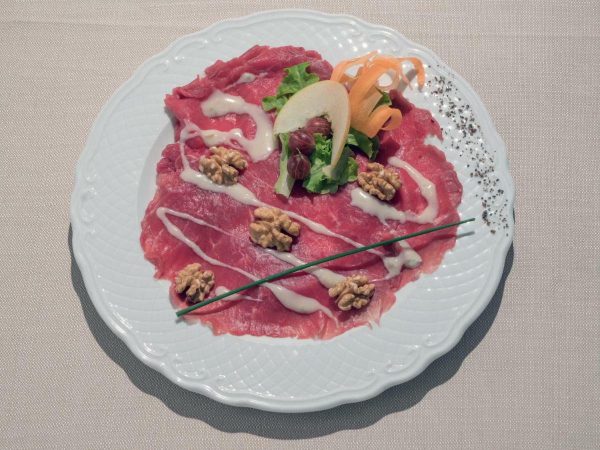 Hotel Centrale, Typically Swiss ポスキアボ エクステリア 写真