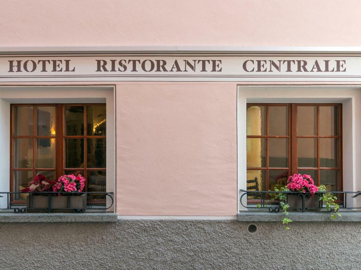Hotel Centrale, Typically Swiss ポスキアボ エクステリア 写真